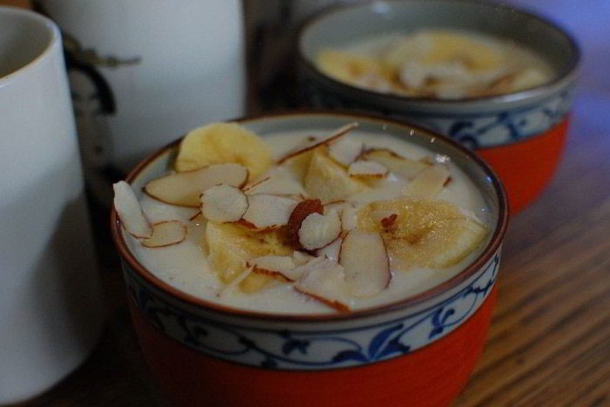 Рецепт йогуртовый десерт с бананами и миндалем