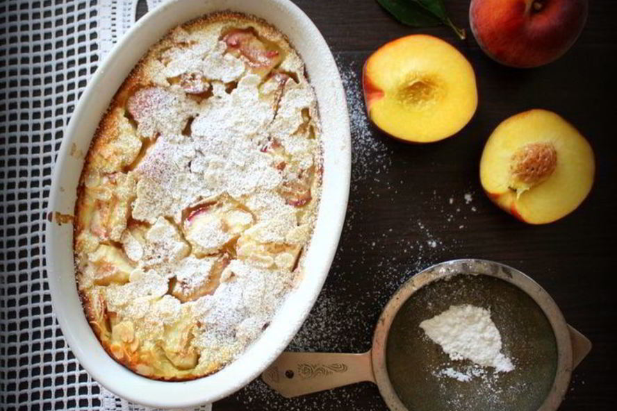 Рецепт клафути с персиками и миндалем