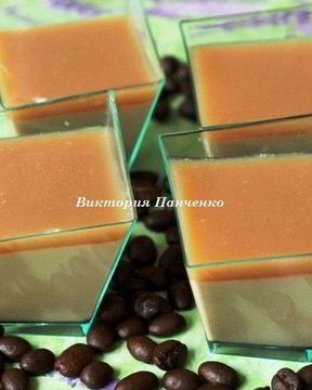 Кофейно-ромовая панна котта с соусом Тоффи