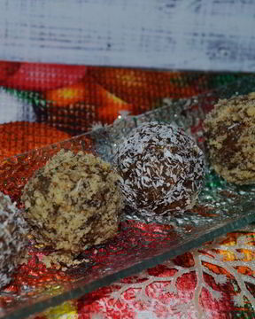 Конфеты из фиников