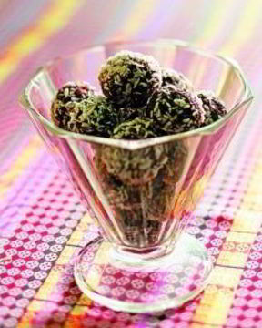 Конфеты из орехов и чернослива