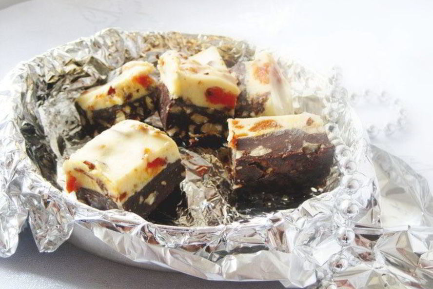 Рецепт конфеты с двумя видами шоколада, с орехами и сухофруктами