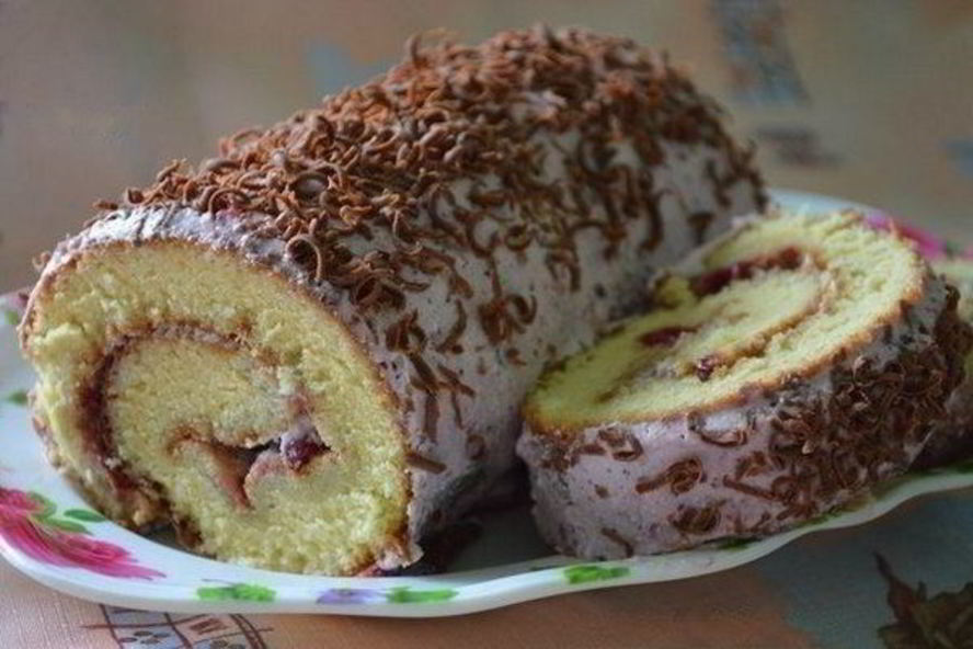 Рецепт бисквитный рулет с бруснично-творожным кремом