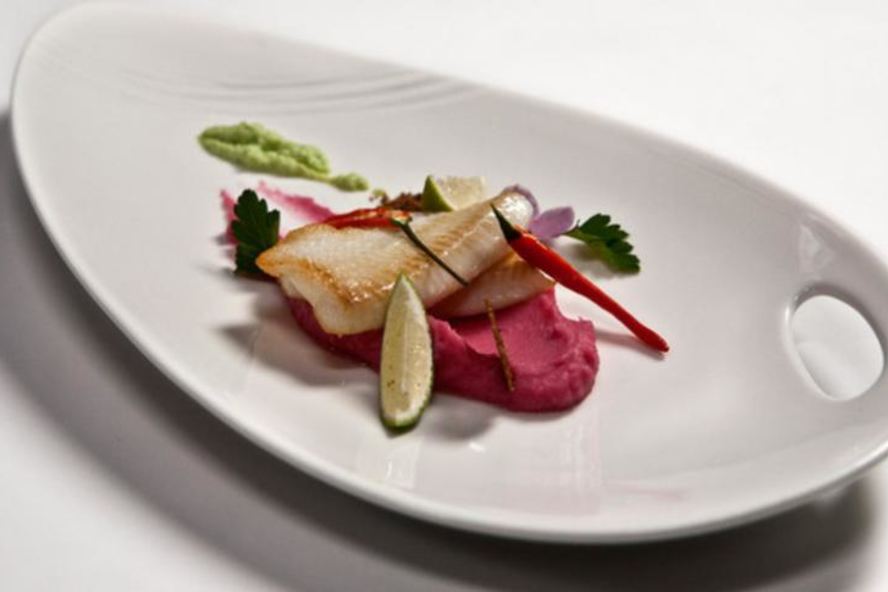 Рецепт филе камбалы со сливочным кремом и красным картофельным пюре