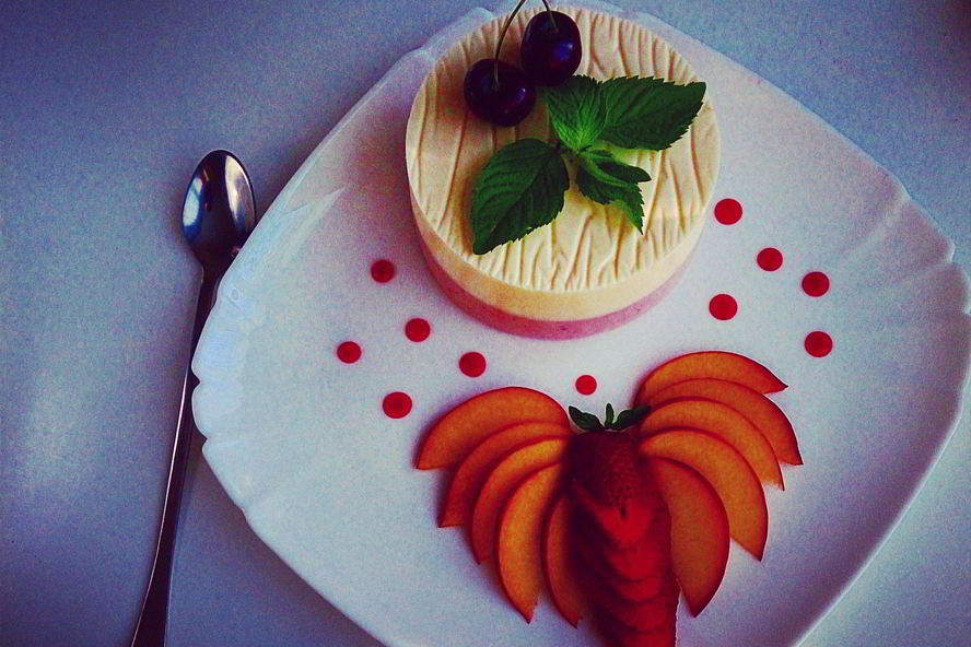 Рецепт крем-пломбир с ягодами и мятой