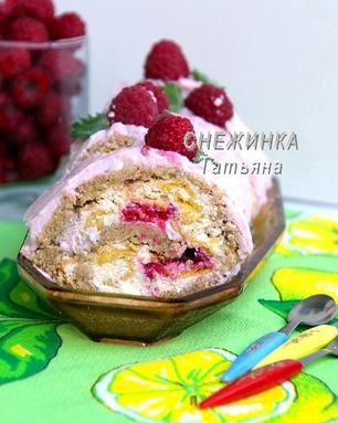 Рулет из овсяных хлопьев с творожно-малиновой начинкой и кремом