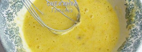 рулет из овсяных хлопьев с творожно-малиновой начинкой и кремом. Шаг 3