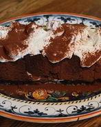 Шоколадный рулет с малиновым кремом