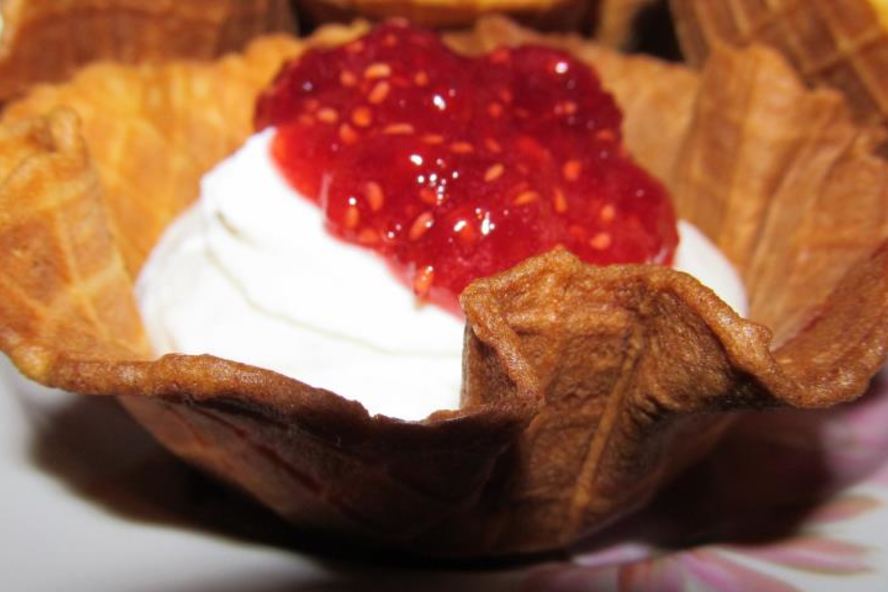 Рецепт вафельные корзинки с творожно-сливочным кремом