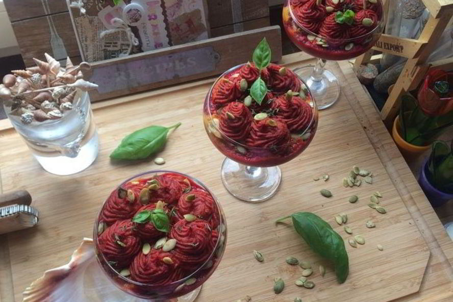 Рецепт веганский крем-борщ с тыквенным хумусом