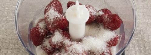 десерт из клубники и замороженого банана. Шаг 3