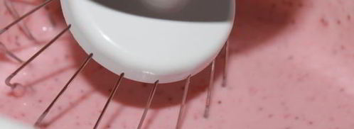 домашнее йогуртовое мороженое с клубникой и киноа. Шаг 2