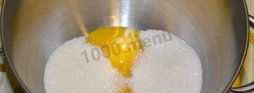 домашнее мороженое с малиновым соусом. Шаг 2