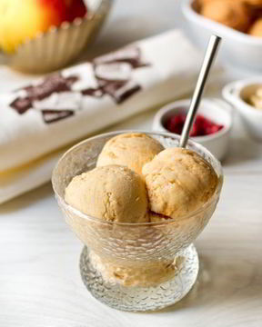 Мороженое из хурмы с кардамоном и медом