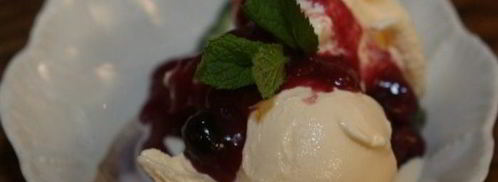 мороженое из козьего йогурта с ягодным соусом. Шаг 11