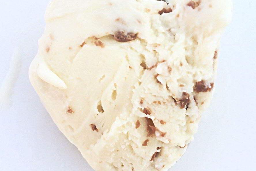 Рецепт мороженое с бейлисом, бренди и крошкой молочного шоколада