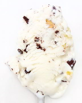 Мороженое с рикоттой, фисташками, шоколадом и засахаренной цедрой