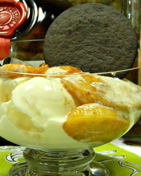 Мороженое с яблоками Grand Marnier