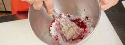 легкий мусс с клюквенно-медовым соусом. Шаг 3