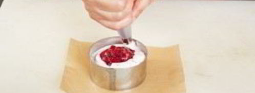 легкий мусс с клюквенно-медовым соусом. Шаг 5