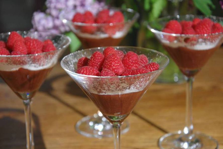 Рецепт шоколадный мусс с малиной