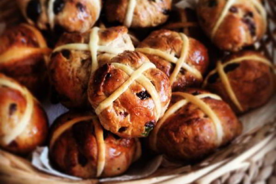 Рецепт английские пасхальные булочки