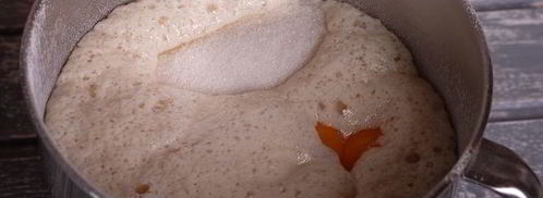 кулич с изюмом, цукатами и вяленой клюквой. Шаг 6