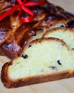 Пасхальная булка с изюмом