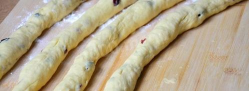 пасхальная булка с изюмом. Шаг 14