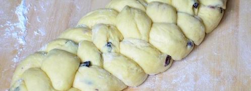 пасхальная булка с изюмом. Шаг 15