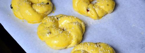 пасхальная булка с изюмом. Шаг 16