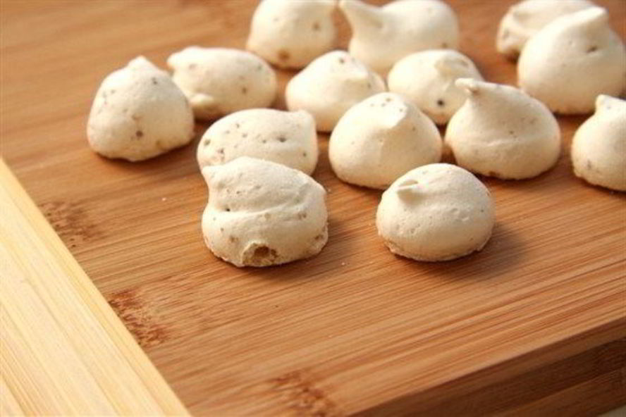 Рецепт пасхальные меренги с орехами пекан