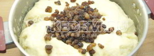 вкусный пасхальный кулич с изюмом. Шаг 9