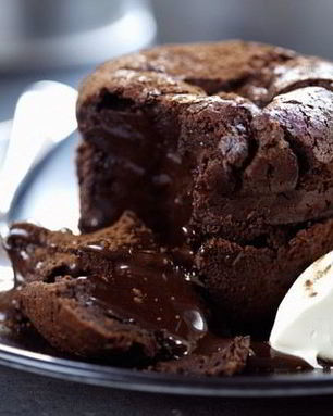 Пудинг из горького шоколада в духовке