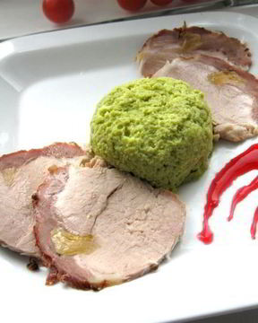 Запеченная свинина с суфле из зеленого горошка Бабочки прилетели