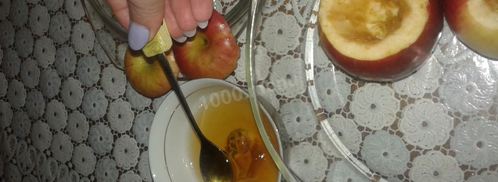 запеченные яблоки в микроволновке. Шаг 2