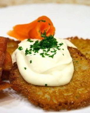 Драники с сыром и чесноком