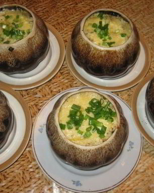 Фрикадельки с картошкой в горшочках