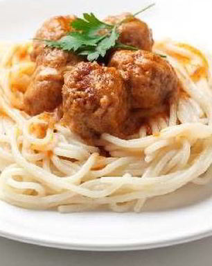 Макароны с фрикадельками