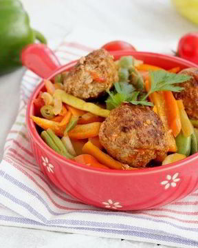 Соте со стручковой фасолью и фрикадельками