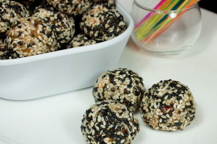 Рецепт закусочные куриные фрикадельки в кунжуте