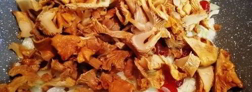 чечевица с лисичками и жареным адыгейским сыром. Шаг 8