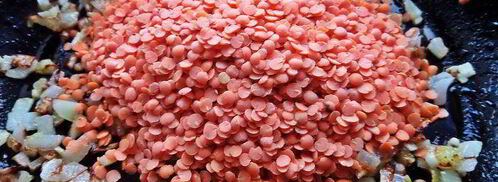 чечевица с пикантным луком и авокадо. Шаг 3