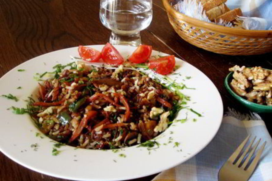 Рецепт дикий рис с шампиньонами и грецкими орехами