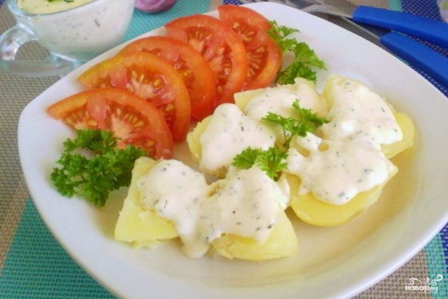 Рецепт картофель под чесночно-сырным соусом