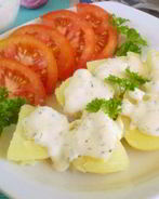 Картофель под чесночно-сырным соусом