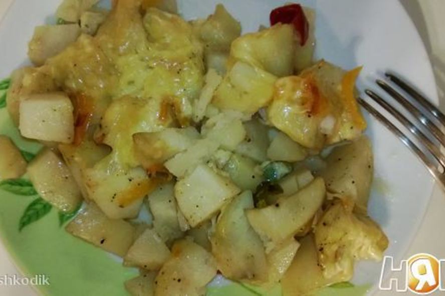 Рецепт картофель под сыром и овощами