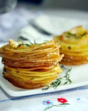 Картофель запеченный в формочках для кексов