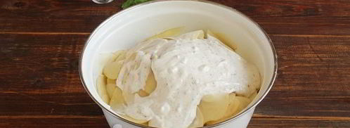 картошка с майонезом и чесноком в духовке. Шаг 6