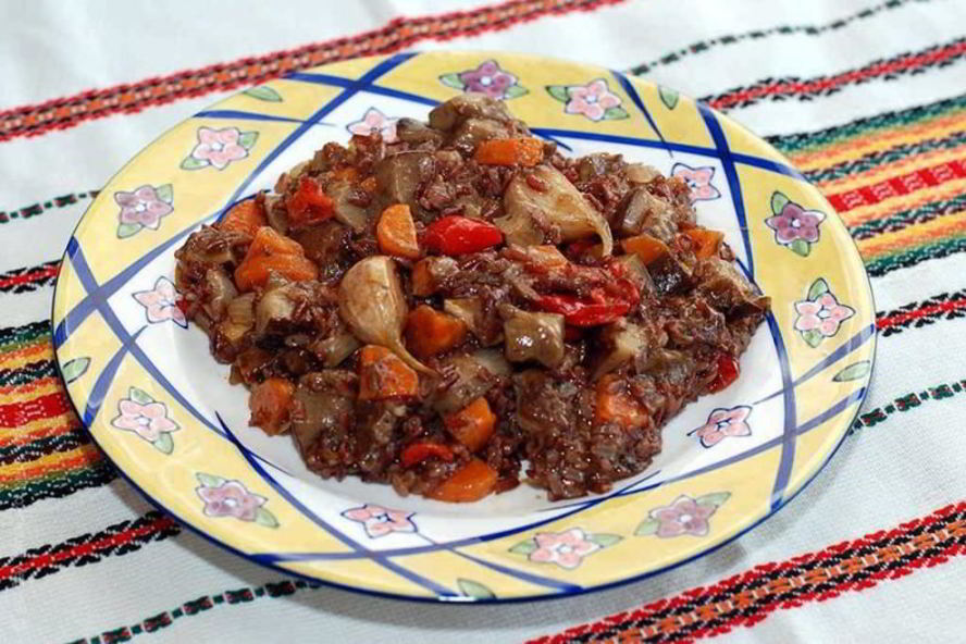 Рецепт красный рис с грибами и овощами